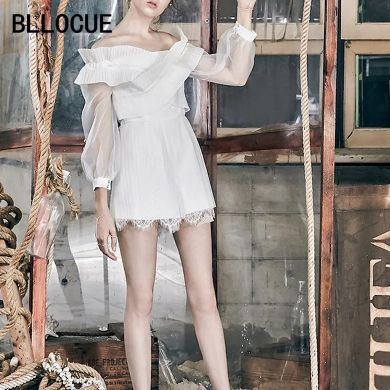 BLLOCUE Summer White Lace Mesh Jumpsuit 2019 Fashion Sexy V Neck Ruffles Lantern Sleeve Pleated Jumpsuit Boho Short Rompers
BLLOCUE Summer White Lace Mesh Jumpsuit 2019 Fashion Sexy V Neck Ruffles Lantern Sleeve Pleated Jumpsuit Boho Short Rompers