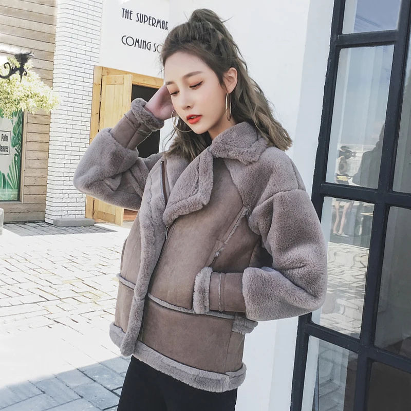 Winter Korean thickening rabbit fur plus long sleeve fleece motorcycle jacket female deerskin loose coat tide
Winter Korean thickening rabbit fur plus long sleeve fleece motorcycle jacket female deerskin loose coat tide