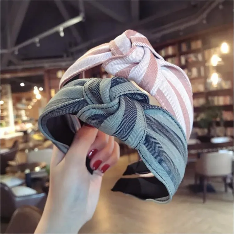 Korean Boutique Hairband Retro Stripe Knot Headband Women Girls Hair Head Hoop Bands Accessories For Girls Scrunchy Headdress
Korean Boutique Hairband Retro Stripe Knot Headband Women Girls Hair Head Hoop Bands Accessories For Girls Scrunchy Headdress