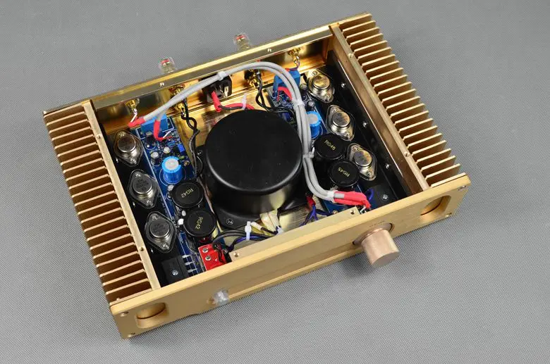 Voice king Hood 1969 glod sealed the most perfect version of the HD1969 class A power amplifier 18W+18W
Voice king Hood 1969 glod sealed the most perfect version of the HD1969 class A power amplifier 18W+18W