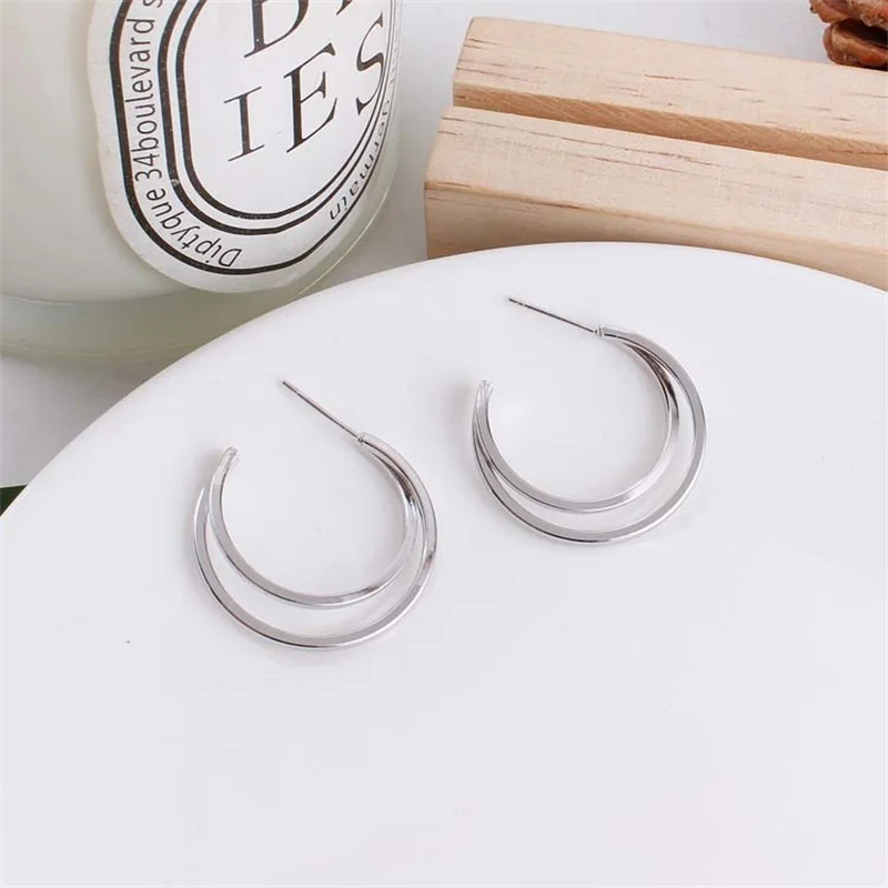 Zinc Vintage Alloy Round hoop Earrings For Women Retro Simple Europe Brincos Earrings Female Jewelry
Zinc Vintage Alloy Round hoop Earrings For Women Retro Simple Europe Brincos Earrings Female Jewelry