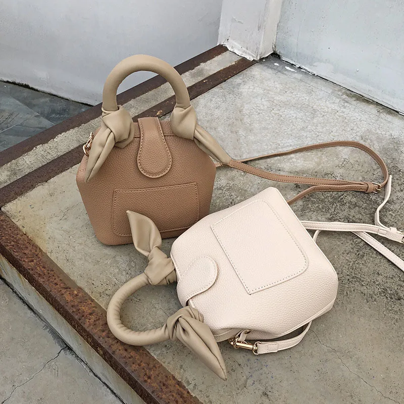 2019 New Bucket Solid Bowknot Women Shoulder Bags French Style Crossbody Bag Khaki Ladies Fashion Handbags B393
2019 New Bucket Solid Bowknot Women Shoulder Bags French Style Crossbody Bag Khaki Ladies Fashion Handbags B393