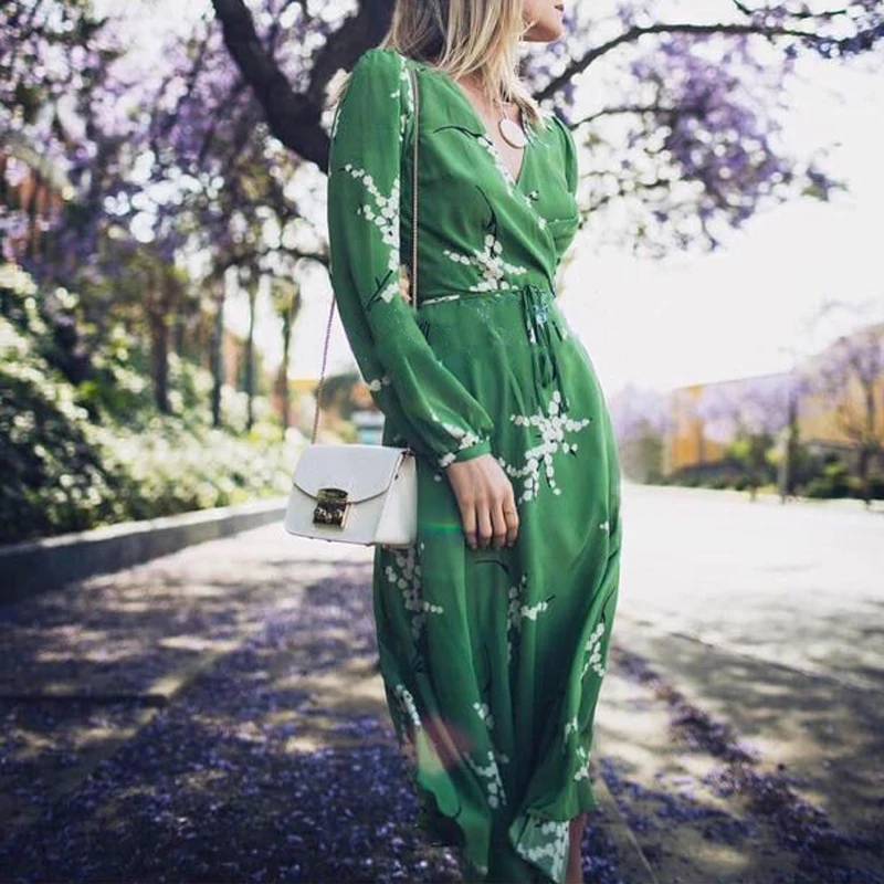 100% Silk Women Painted Floral Print Wrap Long Dress Green Long Sleeve Dark V Neckline Sexy Dresses Holiday Summer Beach Loveing
100% Silk Women Painted Floral Print Wrap Long Dress Green Long Sleeve Dark V Neckline Sexy Dresses Holiday Summer Beach Loveing