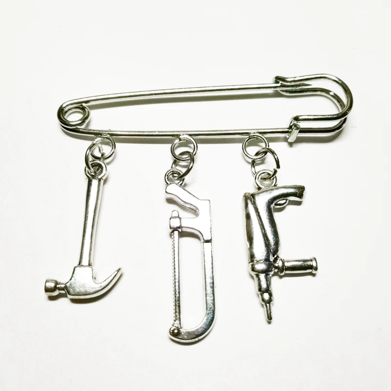 2019 1PC Fashion Jewelry Mini Tool brooch, Electric Drill brooch, Hacksaw, Hammer Brooch Silver Dres S elegant Diy Handmade
2019 1PC Fashion Jewelry Mini Tool brooch, Electric Drill brooch, Hacksaw, Hammer Brooch Silver Dres S elegant Diy Handmade