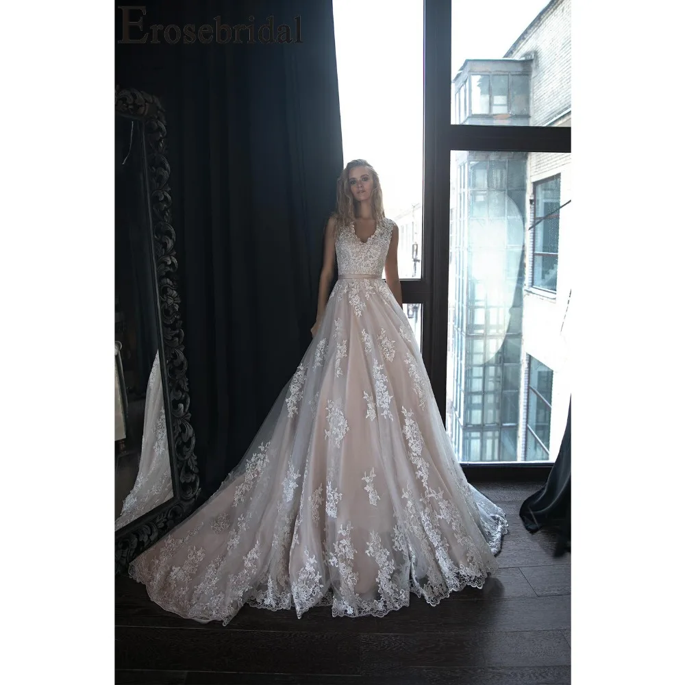 Erosebridal Color Mixing Wedding Dress A Line 2019 Lace Bridal Gown with Button Back Long Chapel Train Vestido De Noiva
Erosebridal Color Mixing Wedding Dress A Line 2019 Lace Bridal Gown with Button Back Long Chapel Train Vestido De Noiva