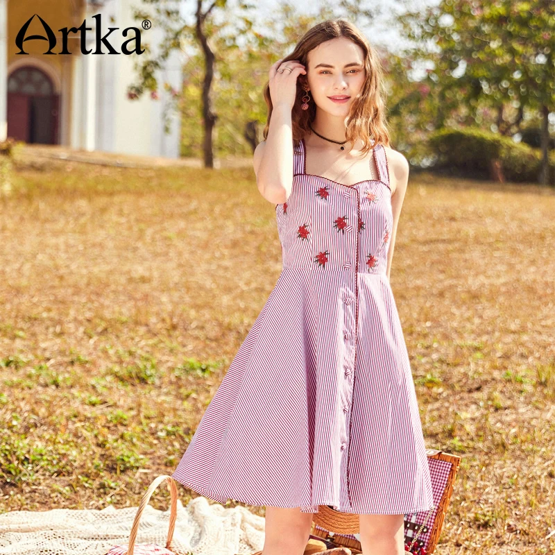 Женское Хлопковое платье-трапеция ARTKA, черное винтажное свободное платье без рукавов, с цветочной вышивкой, LA10984C, лето 2018
Женское Хлопковое платье-трапеция ARTKA, черное винтажное свободное платье без рукавов, с цветочной вышивкой, LA10984C, лето 2018