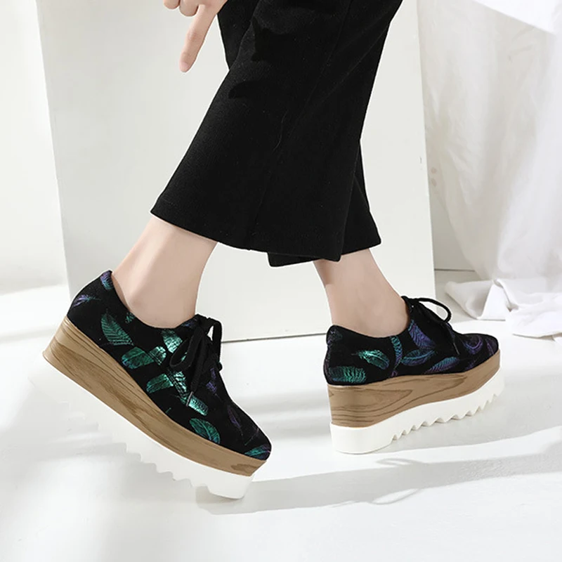 Platform Wedges Sneakers Women feather prints square toe Oxford lace up Slide high heels loafers Leisure Height Increasing shoes
Platform Wedges Sneakers Women feather prints square toe Oxford lace up Slide high heels loafers Leisure Height Increasing shoes