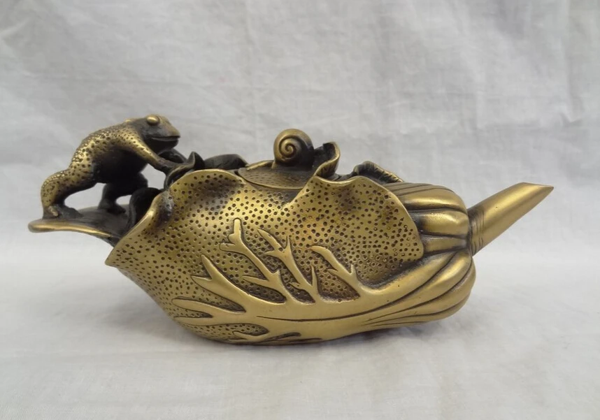 song voge gem S3639 10" Chinese Bronze Jump Frog Hoptoad Snail Statue Cabbage Leaf Teapot Wine Pot
song voge gem S3639 10" Chinese Bronze Jump Frog Hoptoad Snail Statue Cabbage Leaf Teapot Wine Pot