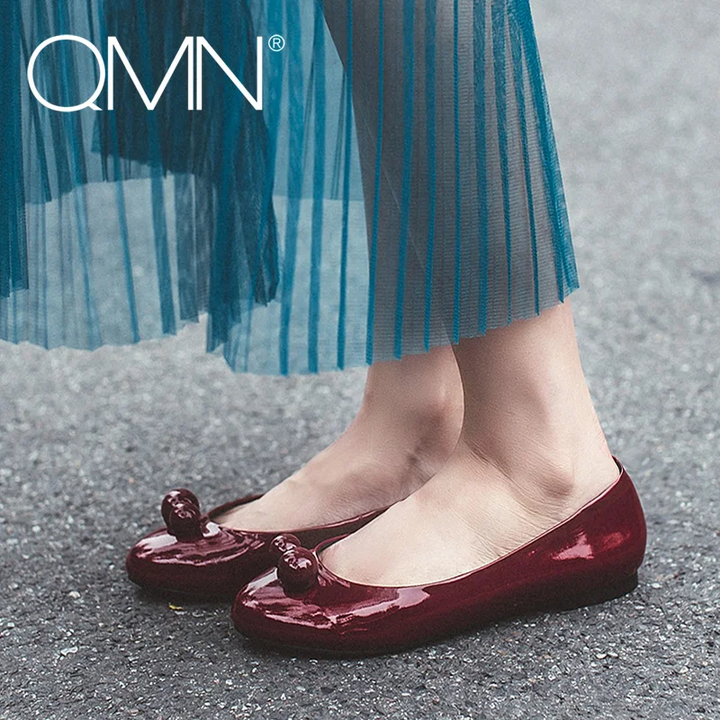 

QMN women patent leather ballet flats Women Beading Embellished Round Toe Flat Heel Slip On Leisure Shoes Woman Leather Flats