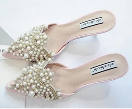 Diamond elegance of pointed high-heeled women's sandals and thin heel beaded slippers
Diamond elegance of pointed high-heeled women's sandals and thin heel beaded slippers