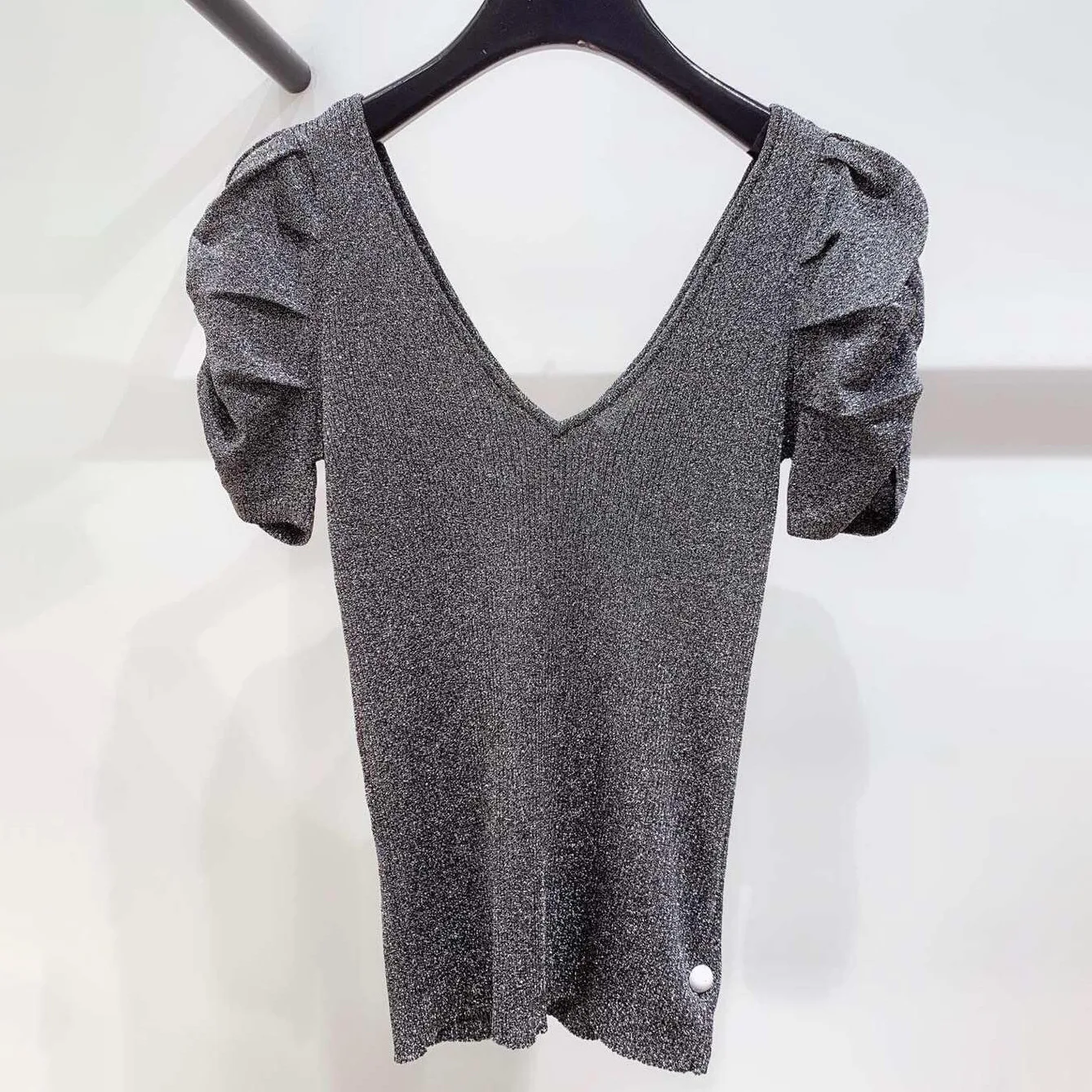 Spring 2019 New Sweater Metallic V Collar Bubble Sleeve Short Sleeve Sweater Pullovers V-Neck Computer Knitted Women Sweaters
Spring 2019 New Sweater Metallic V Collar Bubble Sleeve Short Sleeve Sweater Pullovers V-Neck Computer Knitted Women Sweaters