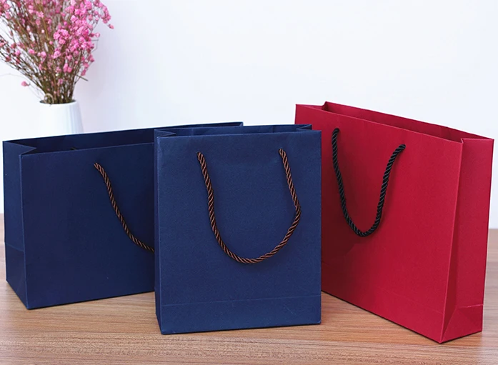 wholesale Red/Blue PaperBags With Handle for Wedding Birthday Party Favor Gift Christmas New Year Shopping Package Bag100pcs/lot
wholesale Red/Blue PaperBags With Handle for Wedding Birthday Party Favor Gift Christmas New Year Shopping Package Bag100pcs/lot