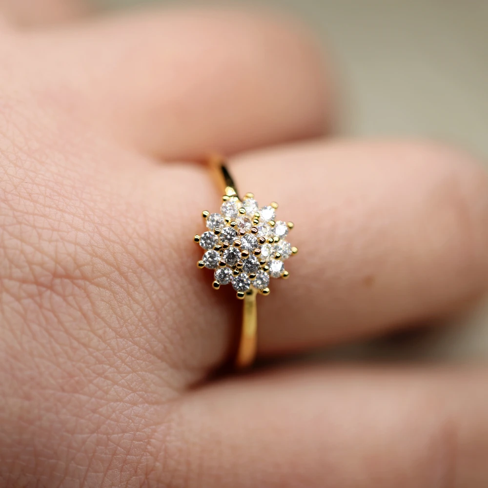 Chic Bright Shining Lotus-shaped Wedding Rings for Women Engagement Ring Size 6-9
Chic Bright Shining Lotus-shaped Wedding Rings for Women Engagement Ring Size 6-9