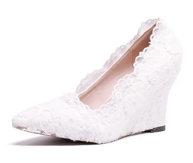 Lace pearl white flowers bridal shoes thin high heel platform shoes with pearl pendant pointed toe wedding shoes
Lace pearl white flowers bridal shoes thin high heel platform shoes with pearl pendant pointed toe wedding shoes