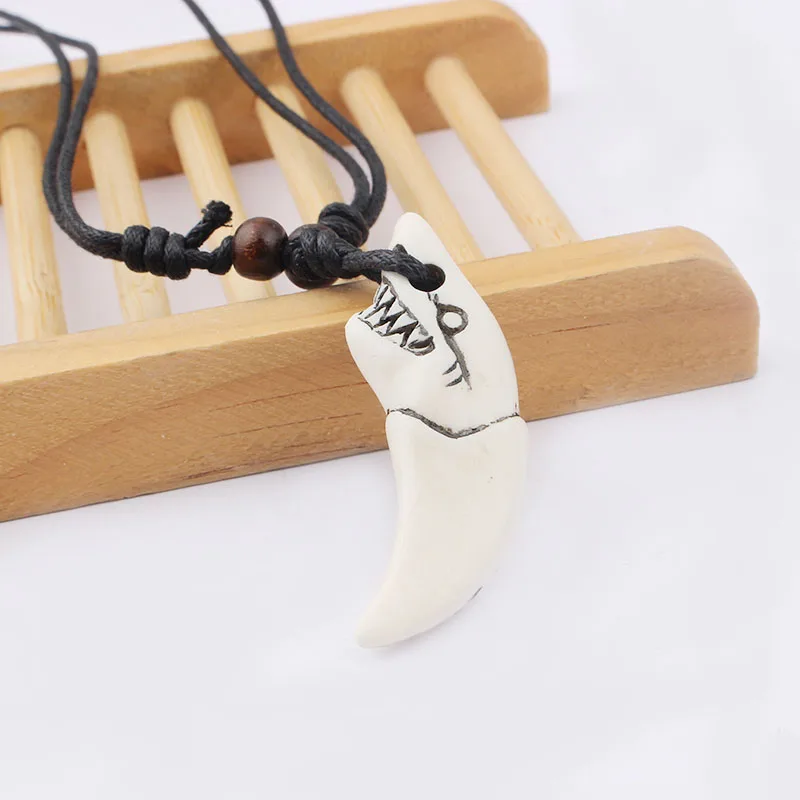 1pcs White Resin Faux Yak Bone Shark Tooth/Teeth Shape Pendant Necklace Surf Jewelry Abjustable
1pcs White Resin Faux Yak Bone Shark Tooth/Teeth Shape Pendant Necklace Surf Jewelry Abjustable