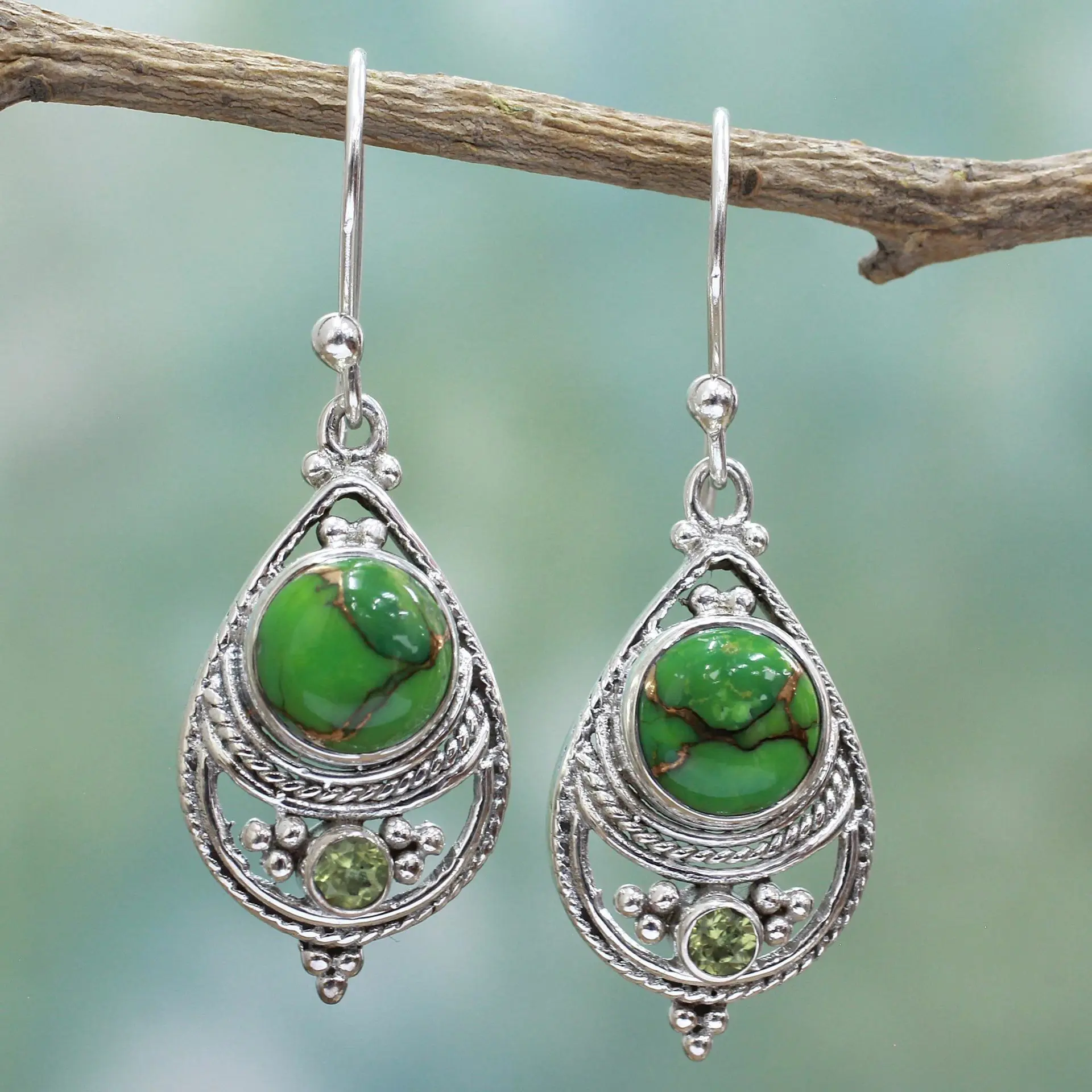 Vintage Turquoises Dangle Earrings Antique Silver Green Gem Stone Women Ethic Drop Earrings Jewelry Gifts for Her
Vintage Turquoises Dangle Earrings Antique Silver Green Gem Stone Women Ethic Drop Earrings Jewelry Gifts for Her