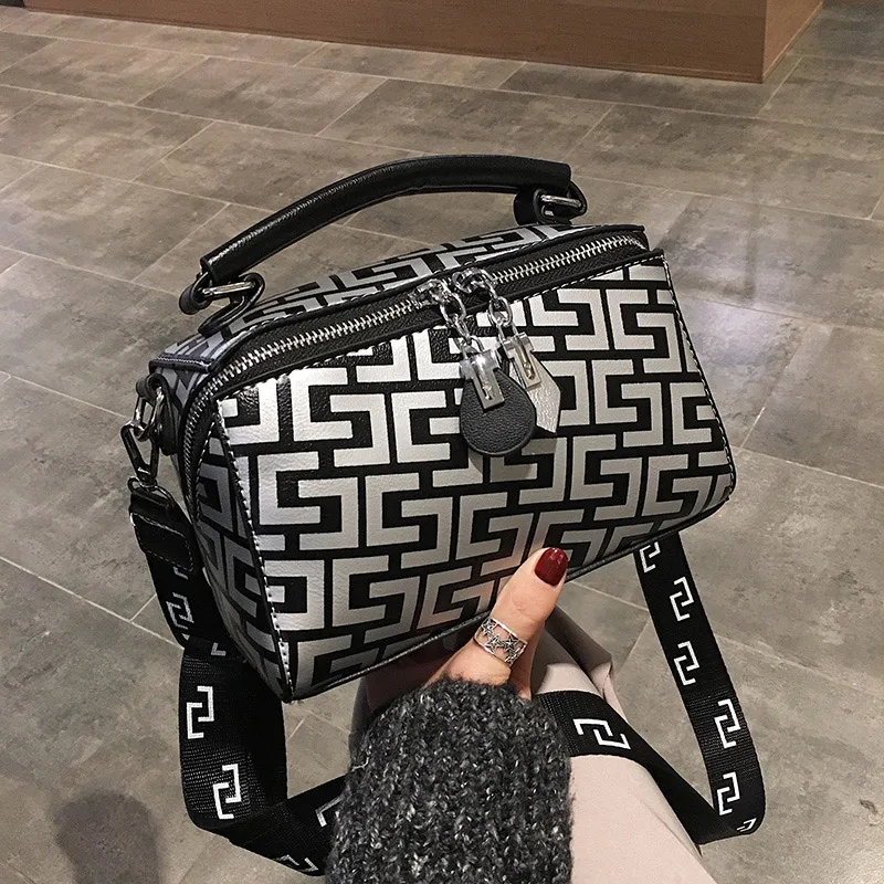 2019 Sac Femme Luxury Handbags lady Bags Designer Leather Crossbody Bag For lady Shoulder Bag Ladies Messenger Bags With Print
2019 Sac Femme Luxury Handbags lady Bags Designer Leather Crossbody Bag For lady Shoulder Bag Ladies Messenger Bags With Print