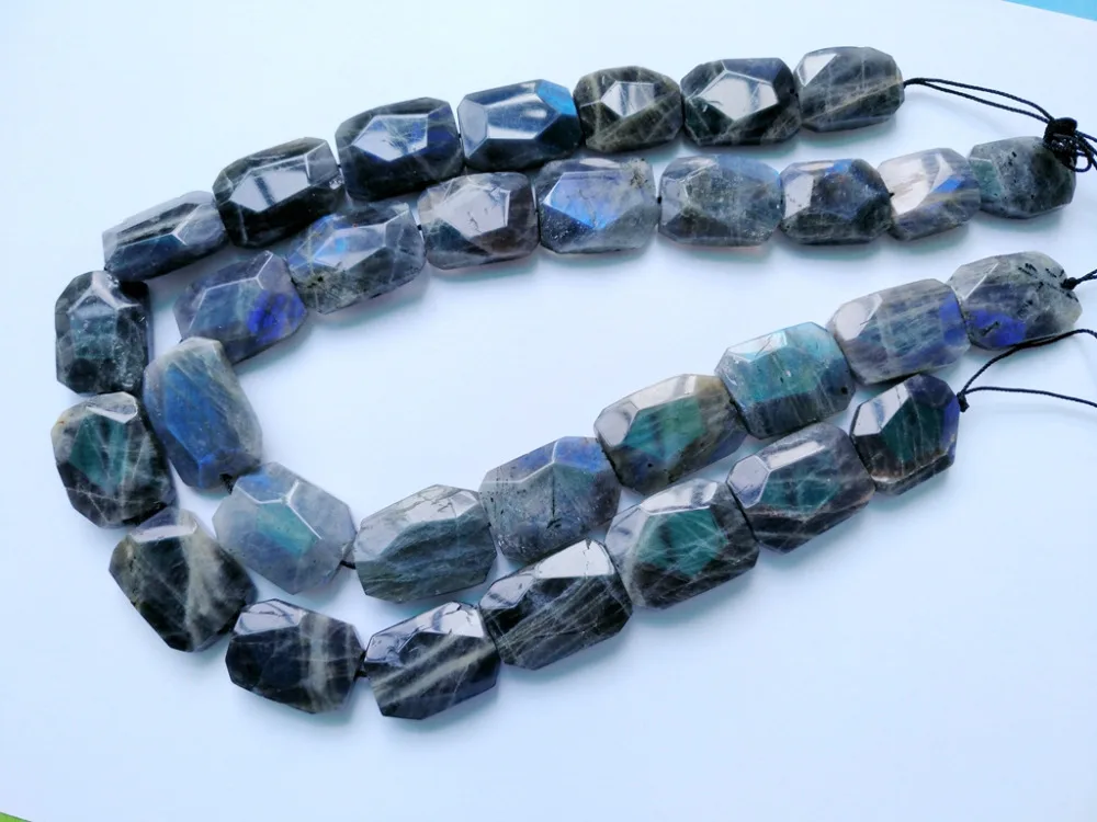 worth buying 2 strings/lot Labradorite 18-28mm facet nugget gem stone loose beads,15.5"/string
worth buying 2 strings/lot Labradorite 18-28mm facet nugget gem stone loose beads,15.5"/string