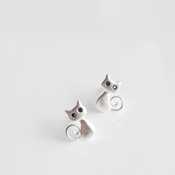 925 Sterling Silver Anime Stud Earrings For Women Cute Cat Earings Sterling-silver-jewelry boucle d'oreille VES6050
925 Sterling Silver Anime Stud Earrings For Women Cute Cat Earings Sterling-silver-jewelry boucle d'oreille VES6050