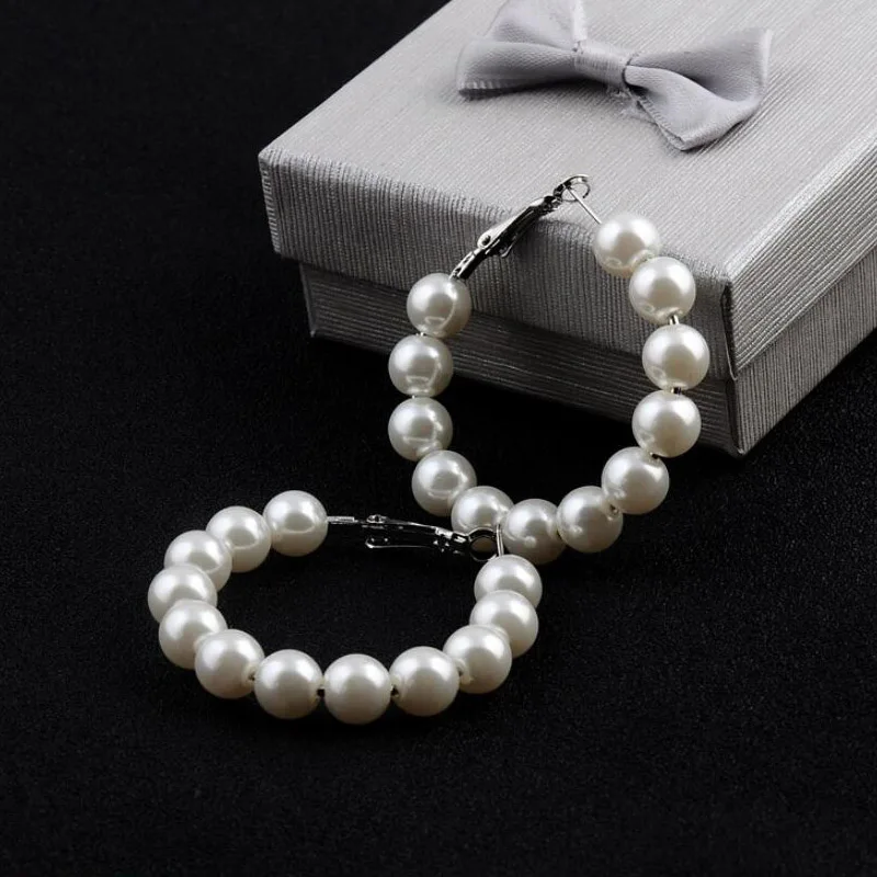 SMJEL Luxury Pearl Hoop Earrings for Women Exaggerates Pearl Circle Ear Rings Earrings Oversize Fashion Europe Nightclub Jewelry
SMJEL Luxury Pearl Hoop Earrings for Women Exaggerates Pearl Circle Ear Rings Earrings Oversize Fashion Europe Nightclub Jewelry