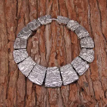 15PCS/strand Slab Titanium Silvery Dragon Blood Stones Necklace Set,Raw Gems Top Drilled Graduated Slice Loose Beads Supplies
15PCS/strand Slab Titanium Silvery Dragon Blood Stones Necklace Set,Raw Gems Top Drilled Graduated Slice Loose Beads Supplies