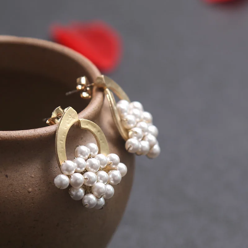 2019 pop silver silver s925 sterling silver fashion jewelry designers hand made silver pearl new style earring stud for women
2019 pop silver silver s925 sterling silver fashion jewelry designers hand made silver pearl new style earring stud for women