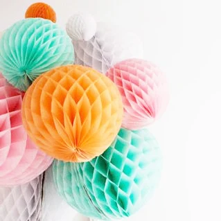 9pcs Honeycomb Party Decoration Set Paper Crafts Honeycomb Balls Set Birthday Wedding Party Festive Romantic Decoration
9pcs Honeycomb Party Decoration Set Paper Crafts Honeycomb Balls Set Birthday Wedding Party Festive Romantic Decoration