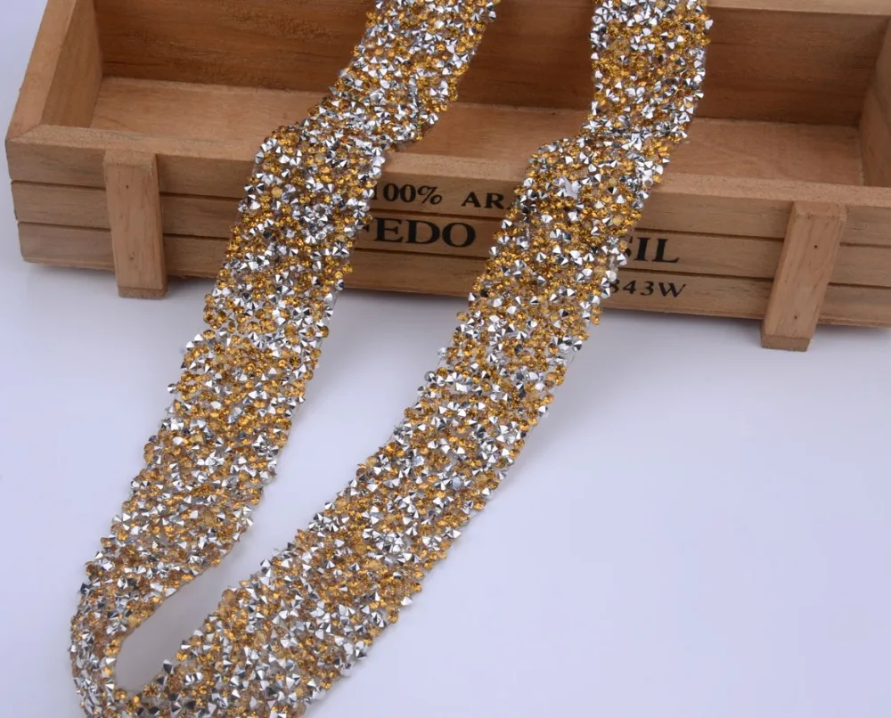 5Yard/Lot Hotfix Rhinestone Trim Wedding Decoration 3cm Width Stone Crystal Bridal Dress Belt Iron On Banding DIY Accessories
5Yard/Lot Hotfix Rhinestone Trim Wedding Decoration 3cm Width Stone Crystal Bridal Dress Belt Iron On Banding DIY Accessories