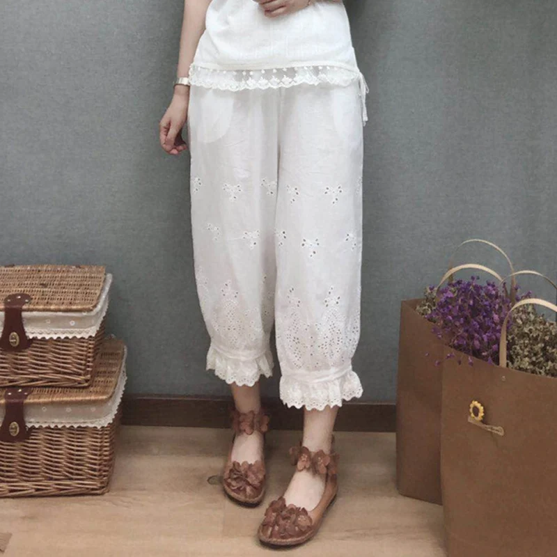 Sweet Mori Girl Flower Embroidered Pants Women Solid Loose Elastic Waist Cotton Hollow Stitching Lace Ankle Length Pants Z028
Sweet Mori Girl Flower Embroidered Pants Women Solid Loose Elastic Waist Cotton Hollow Stitching Lace Ankle Length Pants Z028