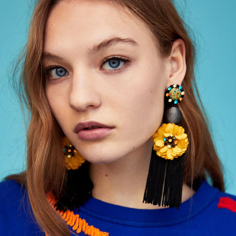 Big Cloth Flower Earrings Exaggerate Long Tassel Dangle Earring For Women Designer Hand Sewing Yellow Flower Personality Jewelry
Big Cloth Flower Earrings Exaggerate Long Tassel Dangle Earring For Women Designer Hand Sewing Yellow Flower Personality Jewelry