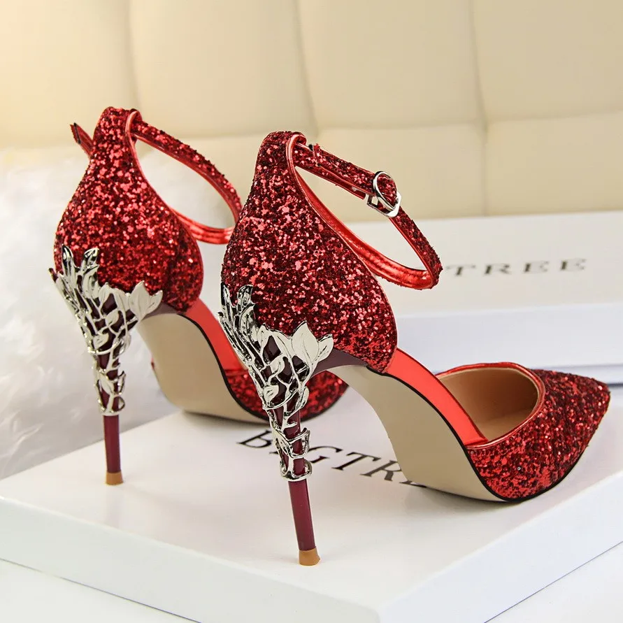 Spring/summer 2018 crystal princess shoes gold sequins high heels fine heels wedding silver bride pointy bridesmaid single shoes
Spring/summer 2018 crystal princess shoes gold sequins high heels fine heels wedding silver bride pointy bridesmaid single shoes