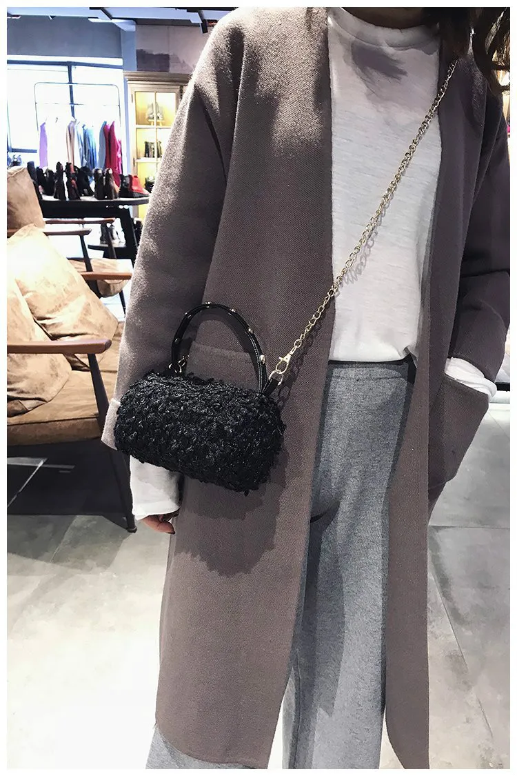 Winter new fashion plush bucket small shoulder bag female hairy cylinder handbag chain rivet crossbody bag free shipping
Winter new fashion plush bucket small shoulder bag female hairy cylinder handbag chain rivet crossbody bag free shipping