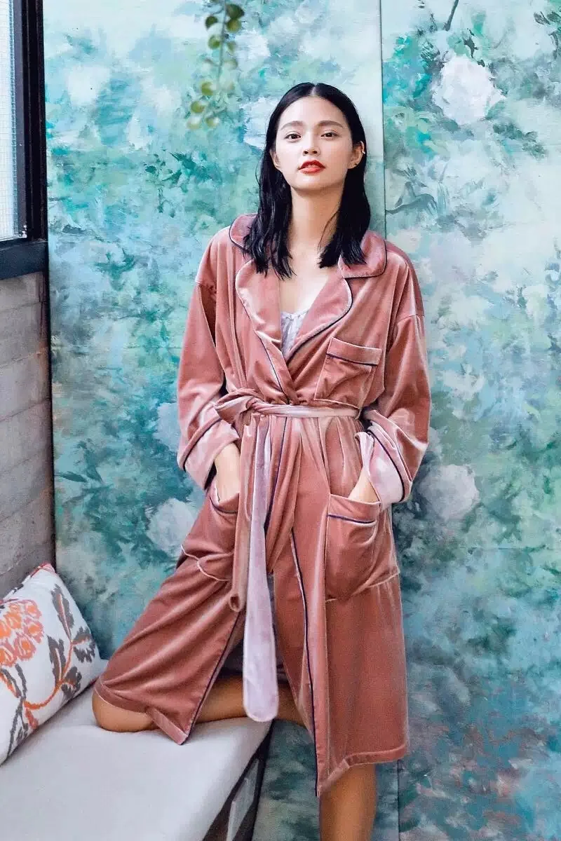 Casual Dressing Gowns for Women Loose Long Sleeve Autumn Winter Bridesmaid Robes Bathrobe Peignoir Kimono Robe Badjas Korean New
Casual Dressing Gowns for Women Loose Long Sleeve Autumn Winter Bridesmaid Robes Bathrobe Peignoir Kimono Robe Badjas Korean New