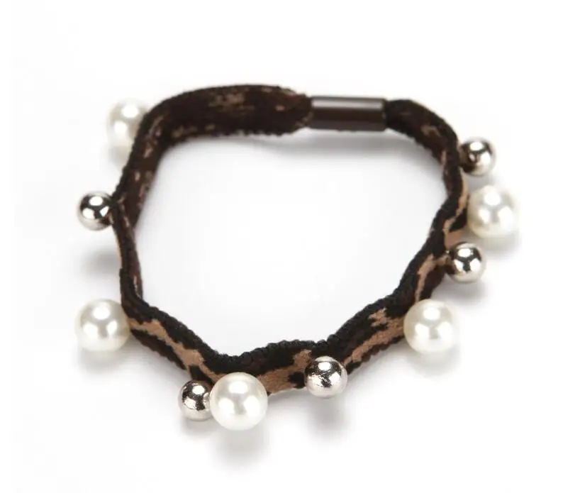 Korea creative leopard hair rope rubber band tied hair elastic set pearl hair ring rope female hair accessories bandeau cheveux
Korea creative leopard hair rope rubber band tied hair elastic set pearl hair ring rope female hair accessories bandeau cheveux