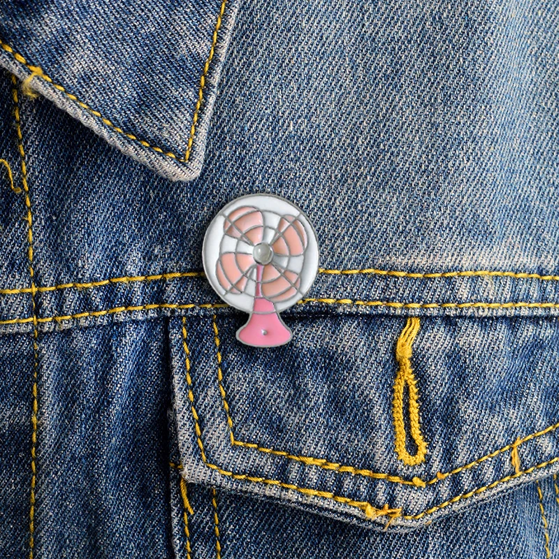 Cute Fan-Shaped Brooch Denim Leather Knapsack Pins And Brooch Retro Badges Jewelry Children's Brooches
Cute Fan-Shaped Brooch Denim Leather Knapsack Pins And Brooch Retro Badges Jewelry Children's Brooches