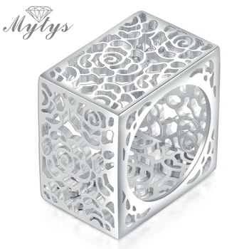 Mytys Hollow Flower Pattern White Gold Color Square Ring Fashion New Design Jewelry Gift For Women with Gift Box R1140
Mytys Hollow Flower Pattern White Gold Color Square Ring Fashion New Design Jewelry Gift For Women with Gift Box R1140