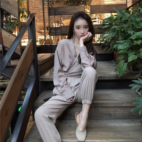 Early Spring 2 Set Woman Pullover V-neck Lantern Sleeve Tops Elastic Waist Ankle-length Pants 2 Piece Set Women Fairy
Early Spring 2 Set Woman Pullover V-neck Lantern Sleeve Tops Elastic Waist Ankle-length Pants 2 Piece Set Women Fairy