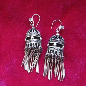Hot sale new StyleHot >Classical retro earrings handmade Miao silver hollow tassel earrings catch evil demon
Hot sale new StyleHot >Classical retro earrings handmade Miao silver hollow tassel earrings catch evil demon