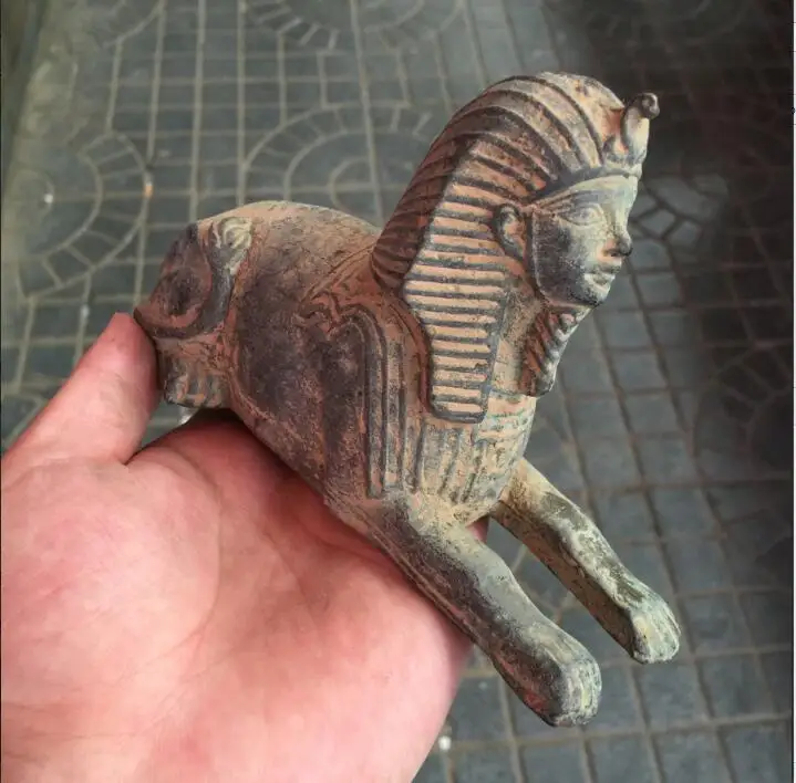Collection of rare bronze sculptures,Skull,ornaments and a variety of antique bronze elephants horses Indian gods and beasts
Collection of rare bronze sculptures,Skull,ornaments and a variety of antique bronze elephants horses Indian gods and beasts