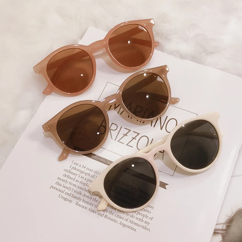 New Korean Retro Cat Eye Sunglasses Women fashion wild Round frame Sun Glasses Men brand design trend mirror UV400
New Korean Retro Cat Eye Sunglasses Women fashion wild Round frame Sun Glasses Men brand design trend mirror UV400