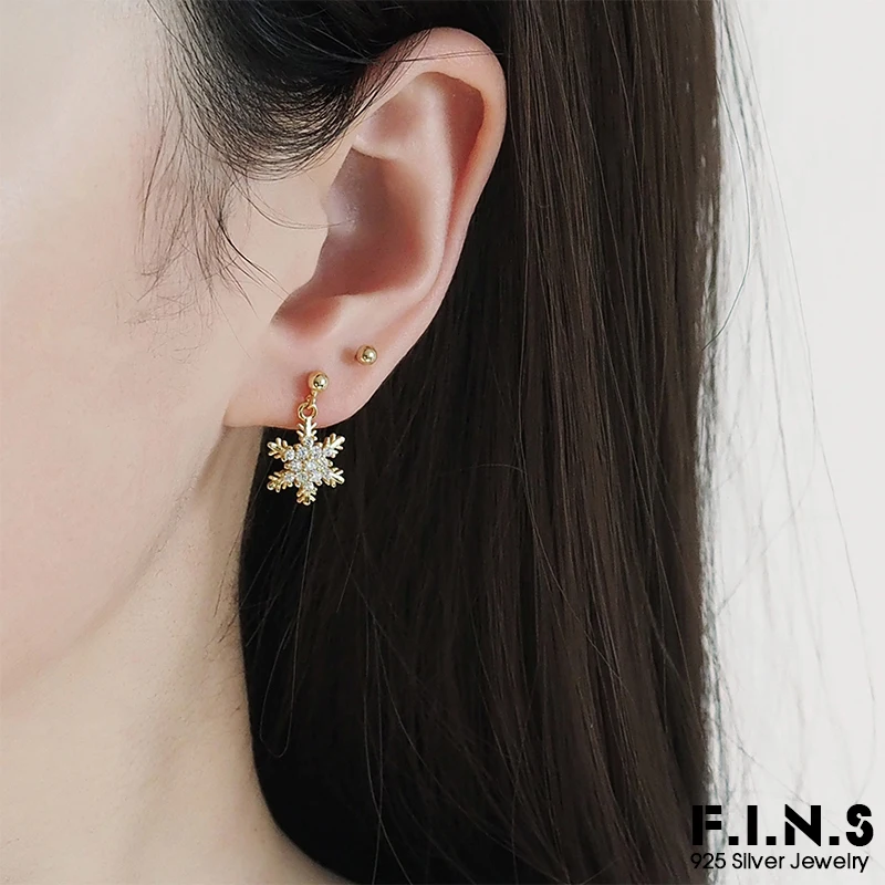 F.I.N.S New Cubic Zirconia Earring Snowflake Statement Earrings For Women 925 Sterling Silver Korean Earrings Fashion Jewelry
F.I.N.S New Cubic Zirconia Earring Snowflake Statement Earrings For Women 925 Sterling Silver Korean Earrings Fashion Jewelry