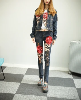 2018 Spring Autumn High Quality Red Roses Embroidery Two Piece Jeans Sets Women's Long Sleeve Denim Jacket + Denim Pencil Pants
2018 Spring Autumn High Quality Red Roses Embroidery Two Piece Jeans Sets Women's Long Sleeve Denim Jacket + Denim Pencil Pants