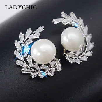 LADYCHIC Elegant Design Olive Branch Leaves Shape Cubic Zirconia Stud Earrings White Pearl Earring for Wedding Jewelry LE1308
LADYCHIC Elegant Design Olive Branch Leaves Shape Cubic Zirconia Stud Earrings White Pearl Earring for Wedding Jewelry LE1308