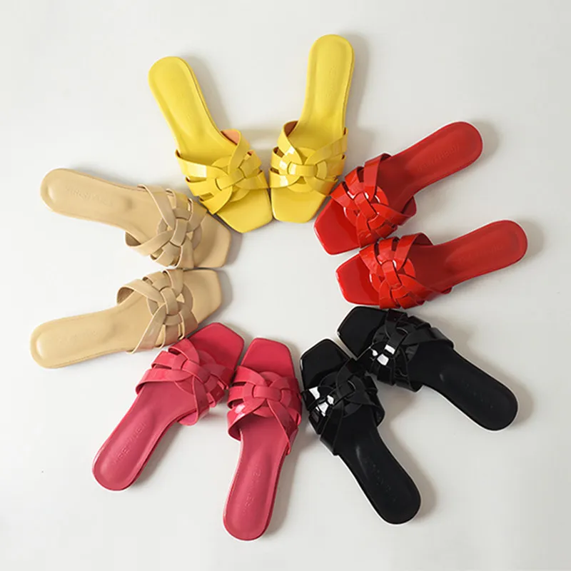 Hot Summer 2019 Classic Fashion Woman Flat Shoes Runway Womens Slippers Sexy Tribute Designer Woman Mules Brown Grey
Hot Summer 2019 Classic Fashion Woman Flat Shoes Runway Womens Slippers Sexy Tribute Designer Woman Mules Brown Grey