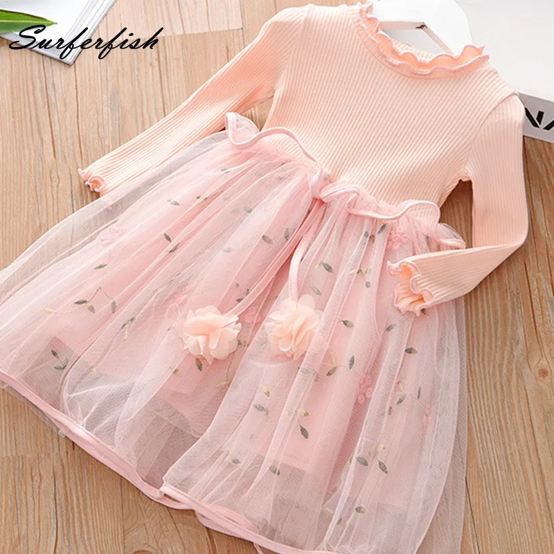 Spring and Autumn 2019 Korean Dress Girl Knitted Top Mesh Embroidered Girl Baby Princess Dress Star waistbands Long Sleeve
Spring and Autumn 2019 Korean Dress Girl Knitted Top Mesh Embroidered Girl Baby Princess Dress Star waistbands Long Sleeve