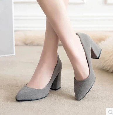 Korean version of the spring high-heeled shoes with shallow shallow pointed thick with simple women's suede wild large size sing
Korean version of the spring high-heeled shoes with shallow shallow pointed thick with simple women's suede wild large size sing