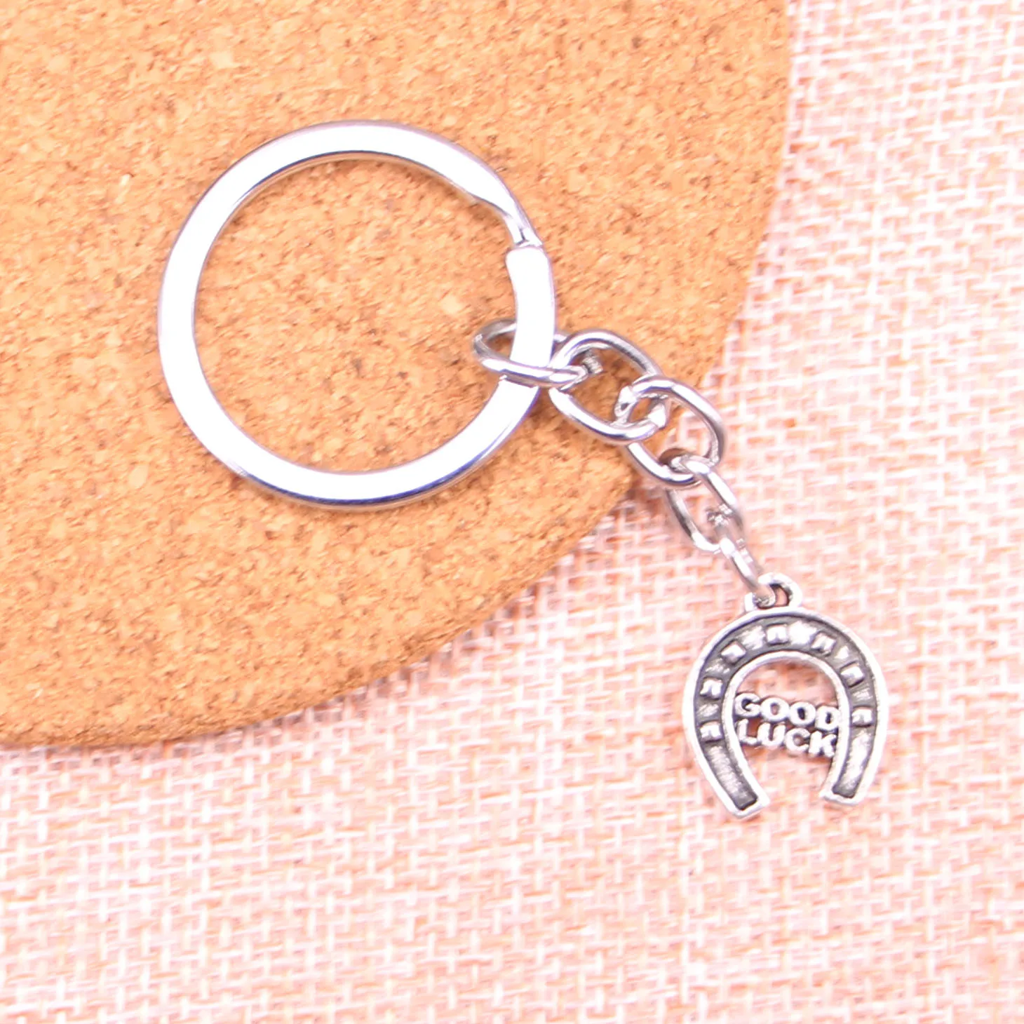 Car Key Ring Pendant Silver Color Metal Key Chains Accessory Wholesale,Vintage horseshoes good luck Keychain
Car Key Ring Pendant Silver Color Metal Key Chains Accessory Wholesale,Vintage horseshoes good luck Keychain