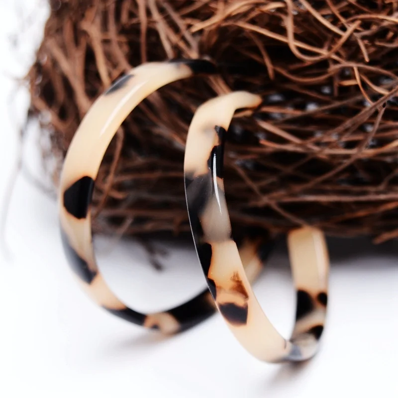 Fashion Simple Geometric Acrylic Acetic Acid Plate Earring Vintage Leopard Big Circle Acetate Hoop Earrings for Women Jewelry
Fashion Simple Geometric Acrylic Acetic Acid Plate Earring Vintage Leopard Big Circle Acetate Hoop Earrings for Women Jewelry
