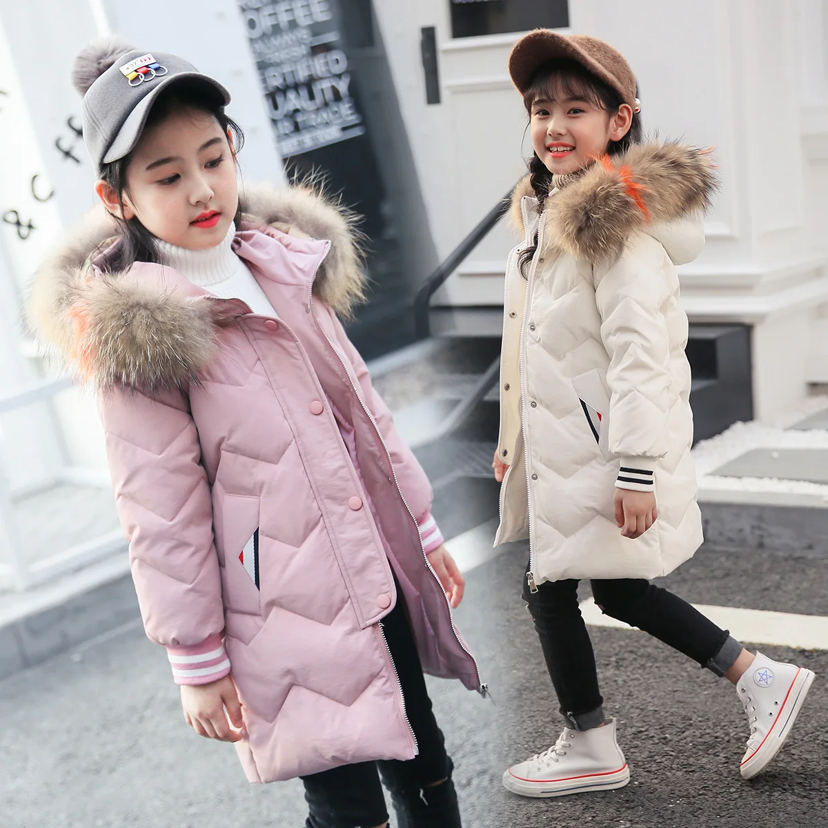 down jacket, girls' thickening, medium length, 2018 new children's wear, girls, children, Korean version, anti season.
down jacket, girls' thickening, medium length, 2018 new children's wear, girls, children, Korean version, anti season.