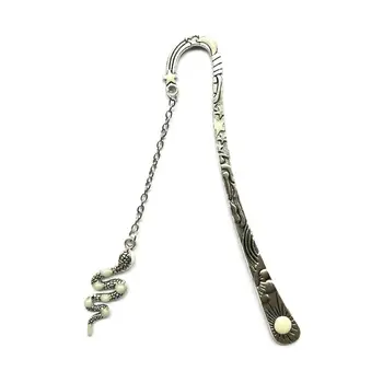 Luminous Feathers Seven Stars Snake Bookmarks Retro Star Month Hairpins Exquisite Grain Light Metal Fluorescent Snake Bookmarks
Luminous Feathers Seven Stars Snake Bookmarks Retro Star Month Hairpins Exquisite Grain Light Metal Fluorescent Snake Bookmarks
